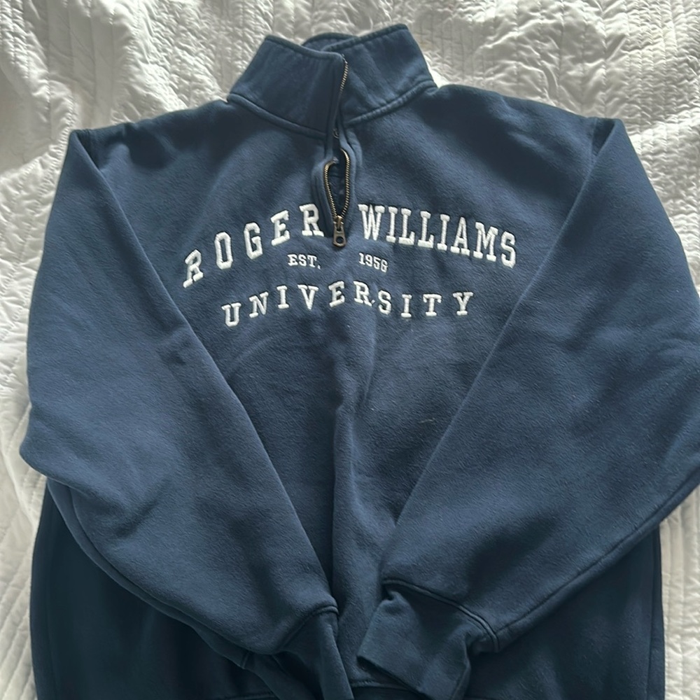 Roger williams university quarter zip